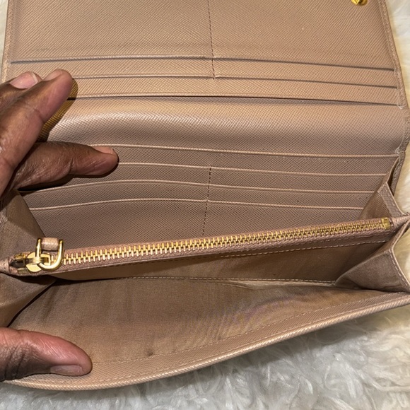 Prada Logo Plaque Saffiano Leather wallet GUC - Picture 8 of 13